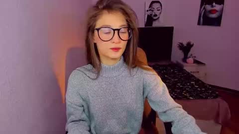 Mia online show from December 10, 2024, 6:06 pm