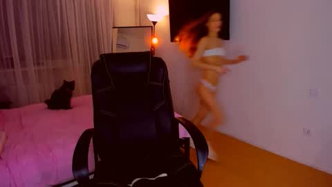 Mia online show from March 14, 2026, 6:02 pm