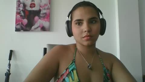 Mia Peyton   online show from September 11, 2025, 8:09 pm