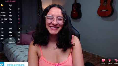 Snapshot of miaportman chatting on December 9, 2024, 3:11 pm MIAPORTMANN online show from December 9, 2024, 3:11 pm