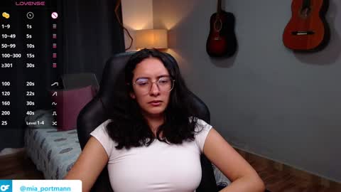 Snapshot of miaportman chatting on December 20, 2024, 1:00 pm MIAPORTMANN online show from December 20, 2024, 1:00 pm