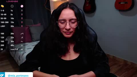 Snapshot of miaportman chatting on December 29, 2024, 3:57 pm MIAPORTMANN online show from December 29, 2024, 3:57 pm