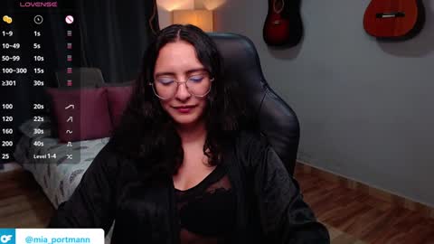 Snapshot of miaportman chatting on December 30, 2024, 10:55 pm MIAPORTMANN online show from December 30, 2024, 10:55 pm