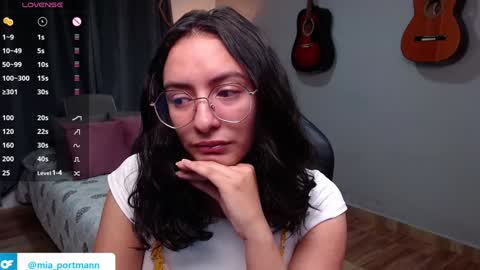 Snapshot of miaportman chatting on January 4, 2025, 9:10 am MIAPORTMANN online show from January 4, 2025, 9:10 am