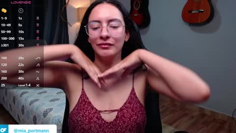 Snapshot of miaportman chatting on January 15, 2025, 9:13 am MIAPORTMANN online show from January 15, 2025, 9:13 am