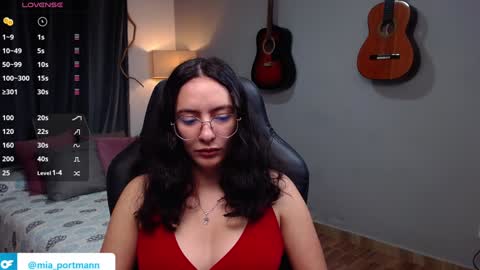 Snapshot of miaportman chatting on January 20, 2025, 12:18 pm MIAPORTMANN online show from January 20, 2025, 12:18 pm