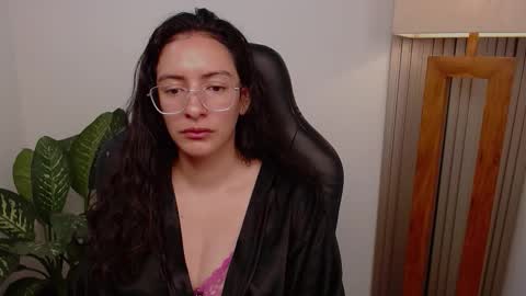 MIAPORTMANN online show from February 17, 2026, 8:11 am