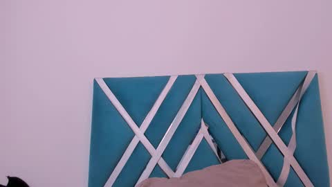 Mia Quevedo online show from March 18, 2026, 3:37 pm