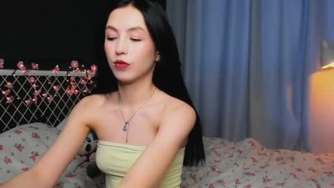 Snapshot of miarielle chatting on May 18, 2026, 4:24 pm Liz online show from May 18, 2026, 4:24 pm