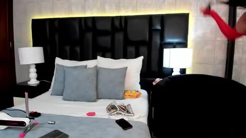 Snapshot of miasweetth chatting on February 26, 2025, 12:03 pm Mia Sweetth online show from February 26, 2025, 12:03 pm