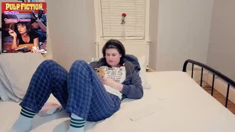 Mia  online show from April 16, 2026, 9:39 pm