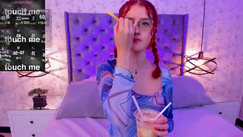 Mia winx  online show from December 19, 2024, 10:32 pm