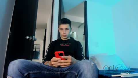 Snapshot of michael_boy88_ chatting on September 9, 2025, 9:03 pm Michael Boy online show from September 9, 2025, 9:03 pm