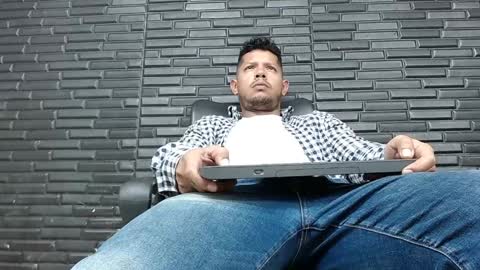 Michael Daviss online show from January 8, 2025, 4:11 pm