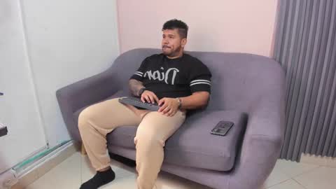 MICHAEL online show from November 8, 2025, 1:22 pm