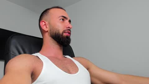 Snapshot of michaelevansx chatting on December 23, 2024, 10:23 pm MichaelEvansx online show from December 23, 2024, 10:23 pm