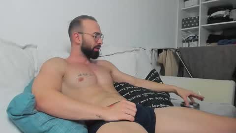 Snapshot of michaelevansx chatting on October 9, 2025, 10:46 am MichaelEvansx online show from October 9, 2025, 10:46 am