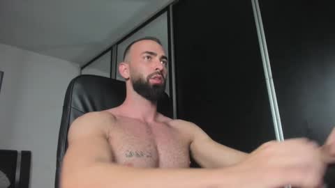 Snapshot of michaelevansx chatting on October 20, 2025, 7:47 pm MichaelEvansx online show from October 20, 2025, 7:47 pm