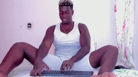 Snapshot of michaell_james chatting on December 7, 2024, 7:43 pm Michaell online show from December 7, 2024, 7:43 pm