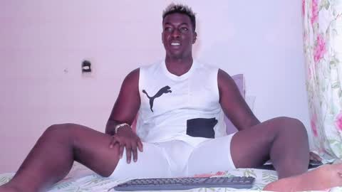 Snapshot of michaell_james chatting on December 10, 2024, 10:26 pm Michaell online show from December 10, 2024, 10:26 pm