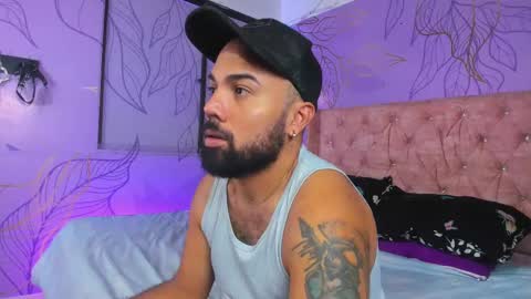 Michaell online show from February 22, 2025, 1:22 am