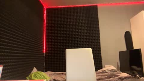 michelemagnetico online show from September 9, 2025, 8:52 pm