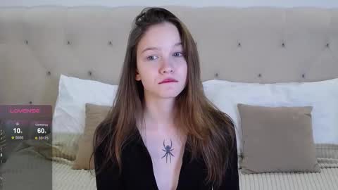 Snapshot of michelle_roux chatting on October 4, 2025, 11:41 am Michelle online show from October 4, 2025, 11:41 am