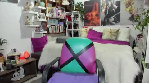 michelle apihel online show from March 28, 2026, 9:25 pm