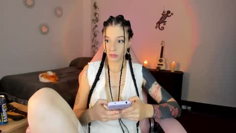 Snapshot of michelleastro chatting on March 4, 2025, 11:40 am Michelle Ramirez online show from March 4, 2025, 11:40 am