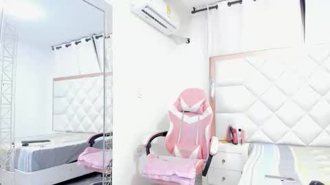 michelleblair1 online show from March 20, 2026, 1:27 pm