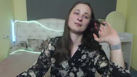Snapshot of michellee11 chatting on May 5, 2026, 11:40 am Michel online show from May 5, 2026, 11:40 am