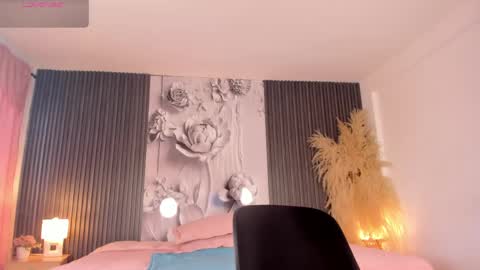 michellepreston_ online show from April 19, 2026, 11:53 am