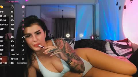 Snapshot of michelleswanx chatting on October 12, 2025, 9:03 pm Michelle online show from October 12, 2025, 9:03 pm