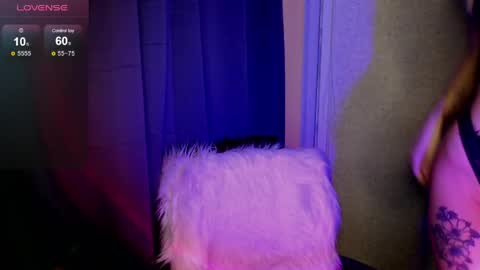 Snapshot of michellevelour chatting on May 17, 2026, 5:09 pm Michelle online show from May 17, 2026, 5:09 pm