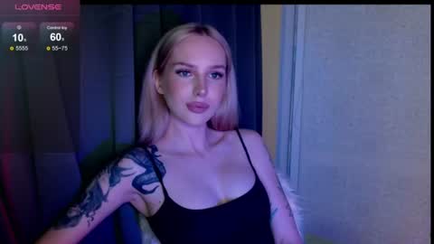 Snapshot of michellevelour chatting on June 28, 2026, 5:52 pm Michelle online show from June 28, 2026, 5:52 pm