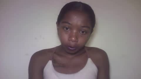 Snapshot of michou_69 chatting on May 31, 2026, 5:37 am michou_69 online show from May 31, 2026, 5:37 am