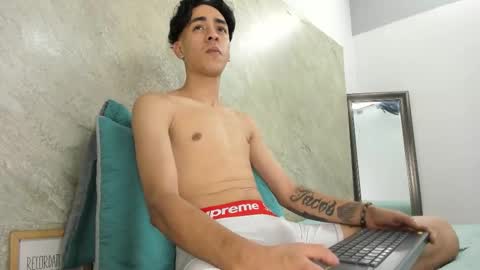 mick_lollipopp online show from March 14, 2026, 7:41 pm