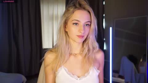 Snapshot of mickeydior chatting on September 24, 2025, 12:19 pm mickeydior online show from September 24, 2025, 12:19 pm