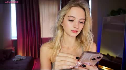 Snapshot of mickeydior chatting on October 3, 2025, 11:29 am mickeydior online show from October 3, 2025, 11:29 am