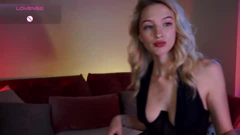 Snapshot of mickeydior chatting on October 7, 2025, 12:02 pm mickeydior online show from October 7, 2025, 12:02 pm