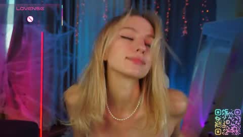 Snapshot of mickeydior chatting on November 3, 2025, 11:55 am mickeydior online show from November 3, 2025, 11:55 am