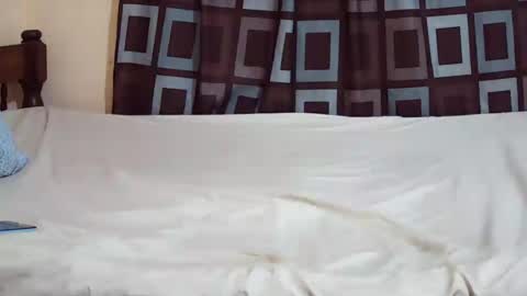 mickeymishy online show from July 28, 2026, 7:26 am