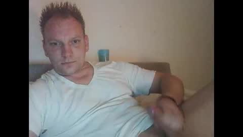 mickkxl online show from December 15, 2025, 11:47 am