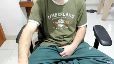 Snapshot of microfama00 chatting on February 5, 2026, 8:08 am microfama00 online show from February 5, 2026, 8:08 am