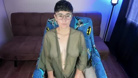 Blue online show from June 5, 2026, 3:51 pm