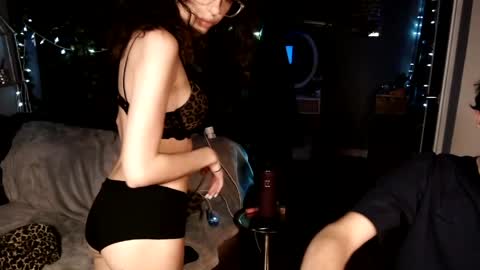 Snapshot of midnight_motion chatting on April 2, 2026, 5:27 am midnight_motion online show from April 2, 2026, 5:27 am