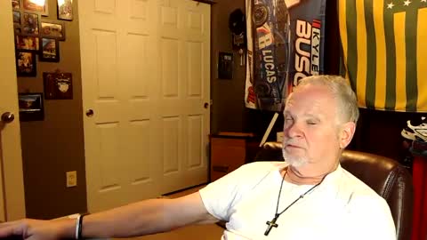 Snapshot of midwestdad09 chatting on September 25, 2025, 12:36 am midwestdad09 online show from September 25, 2025, 12:36 am