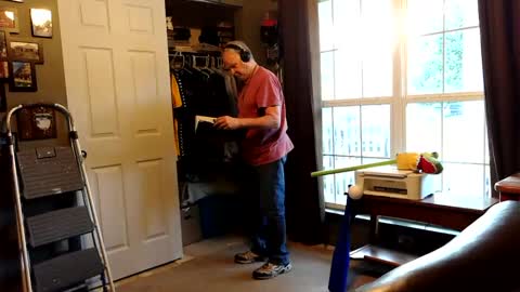 Snapshot of midwestdad09 chatting on October 5, 2025, 12:14 pm midwestdad09 online show from October 5, 2025, 12:14 pm