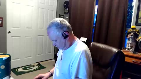 Snapshot of midwestdad09 chatting on April 19, 2026, 10:47 am midwestdad09 online show from April 19, 2026, 10:47 am