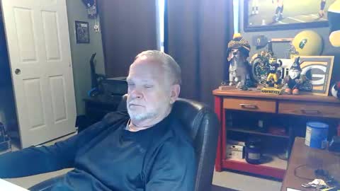 Snapshot of midwestdad09 chatting on May 5, 2026, 4:48 pm midwestdad09 online show from May 5, 2026, 4:48 pm